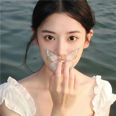 洞里的月亮